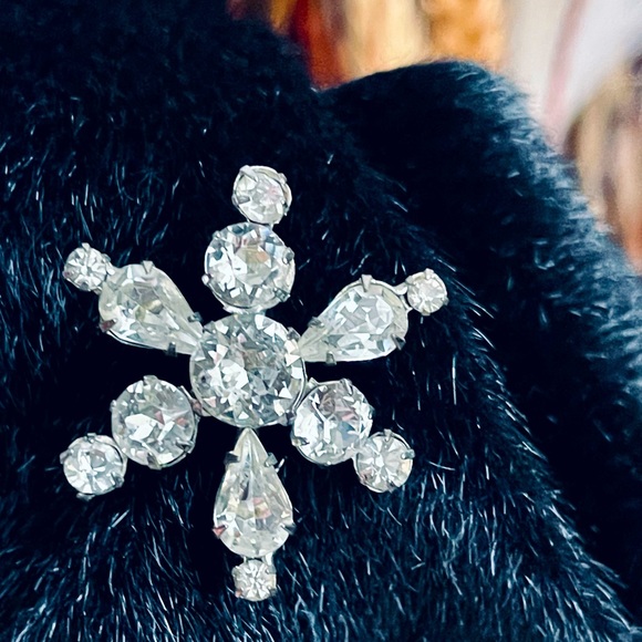 KRAMER|Vintage Snowflake Brooch Pin|Mark Kramer of NY|Clear Rhinestones|Signed - Picture 5 of 11